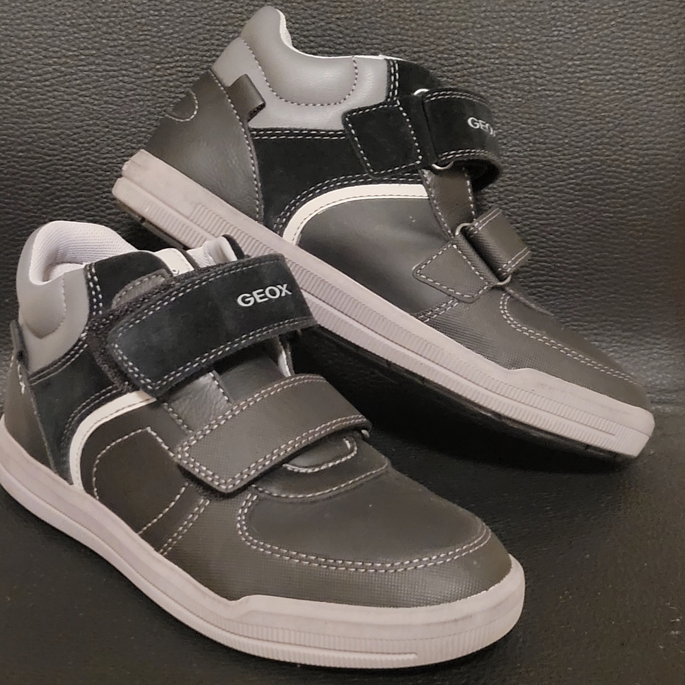 Geox Big Boy/ Girl sneakers boots.Euro 37 US 5.Black and Gray Velcro Sneakers - Picture 3 of 6